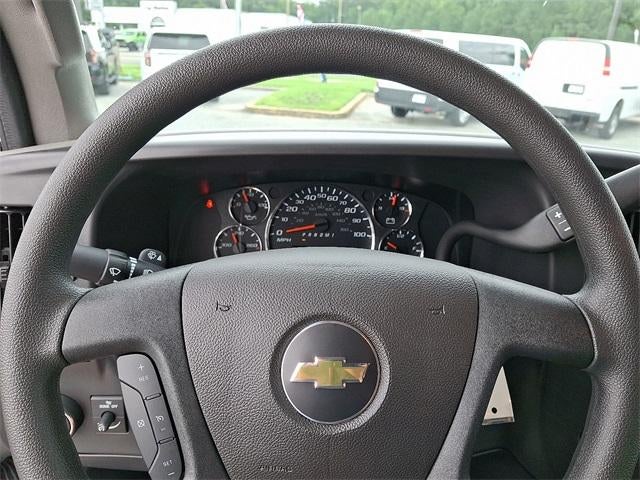 2025 Chevrolet Express Cutaway 3500 Base