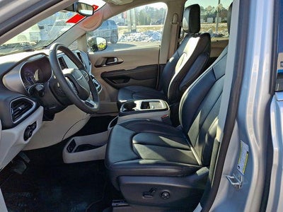 2024 Chrysler Pacifica Touring L FWD
