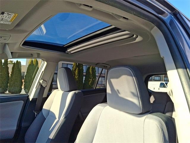 2014 Toyota RAV4 AWD 4dr XLE (Natl)