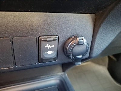 2014 Toyota RAV4 AWD 4dr XLE (Natl)